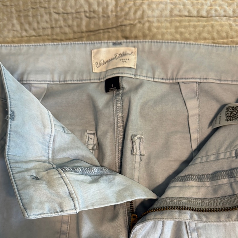 Universal Thread Gray Wide Leg Flare Jeans - Picture 3 of 8